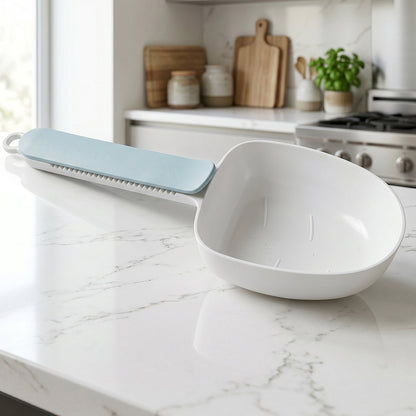 Plastic Measuring Spoon – Multi-Purpose Flour & Rice Scoop – detail view
