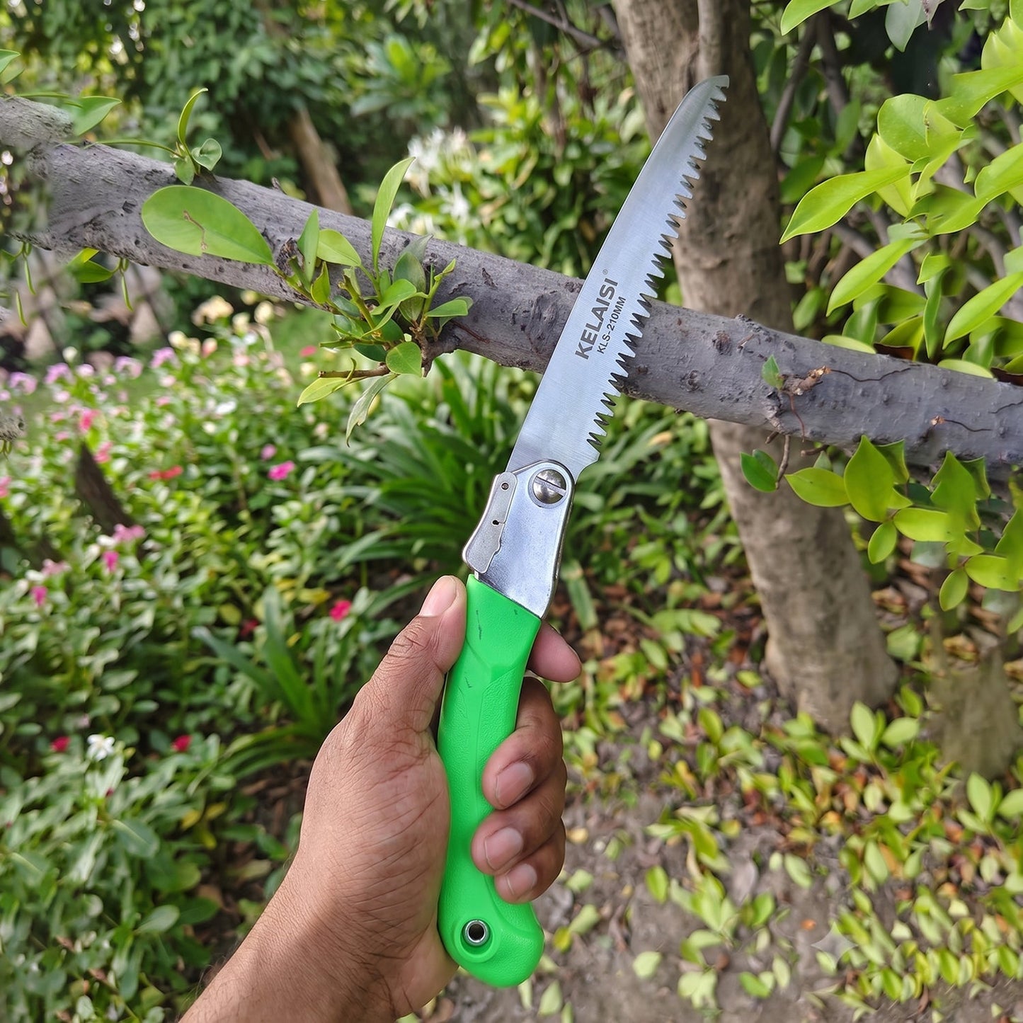 Steel blade saw outdoor cutting