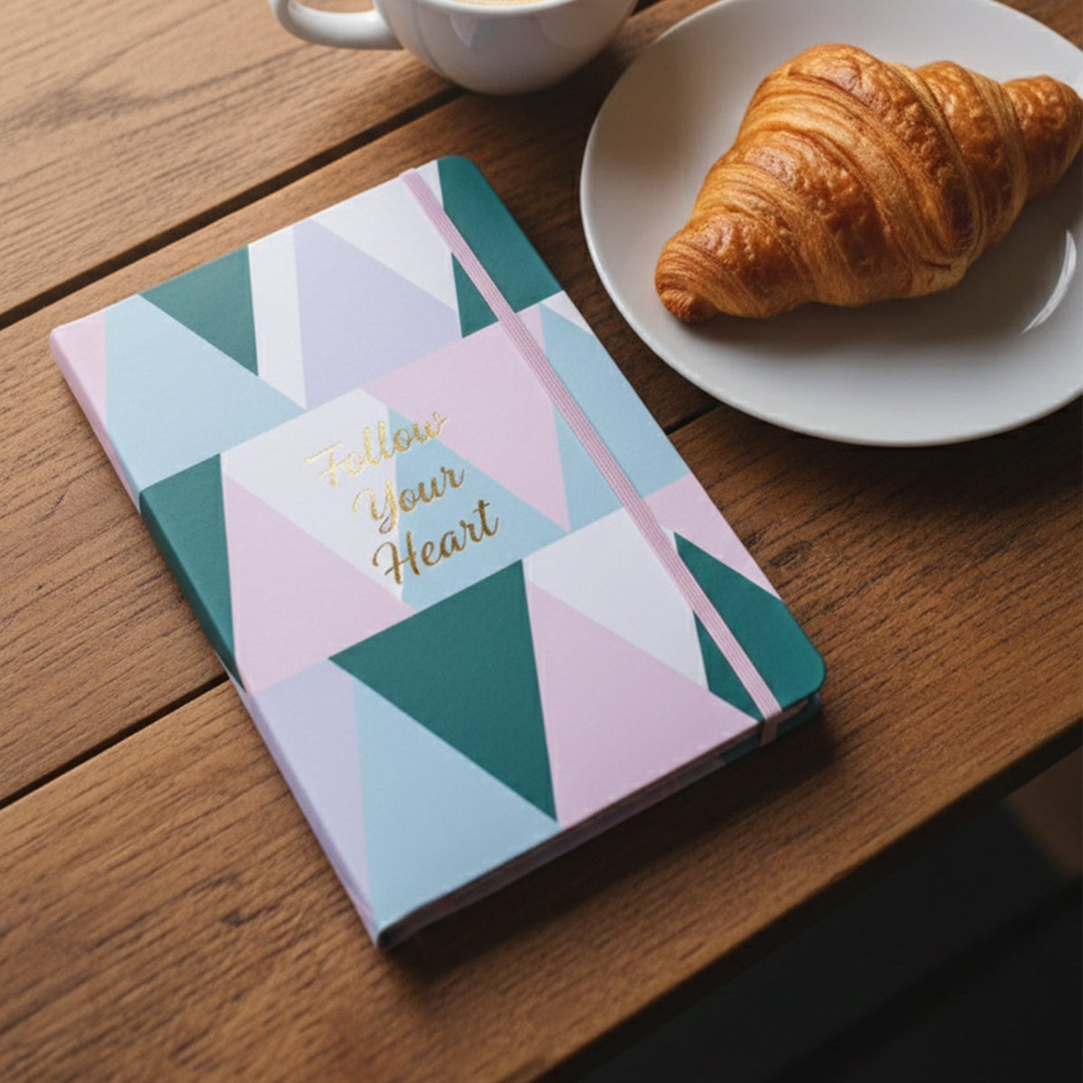 Hardcover Ruled Notebook – 200 Pages with Calendar, 21x15 cm – detail view