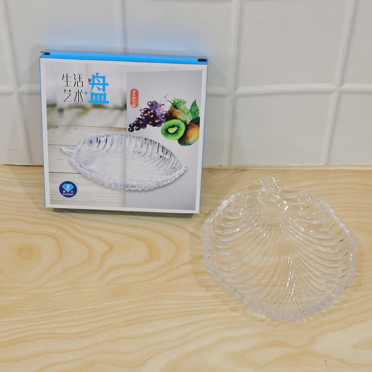 Glass snack platter in leaf shape for table and gifting