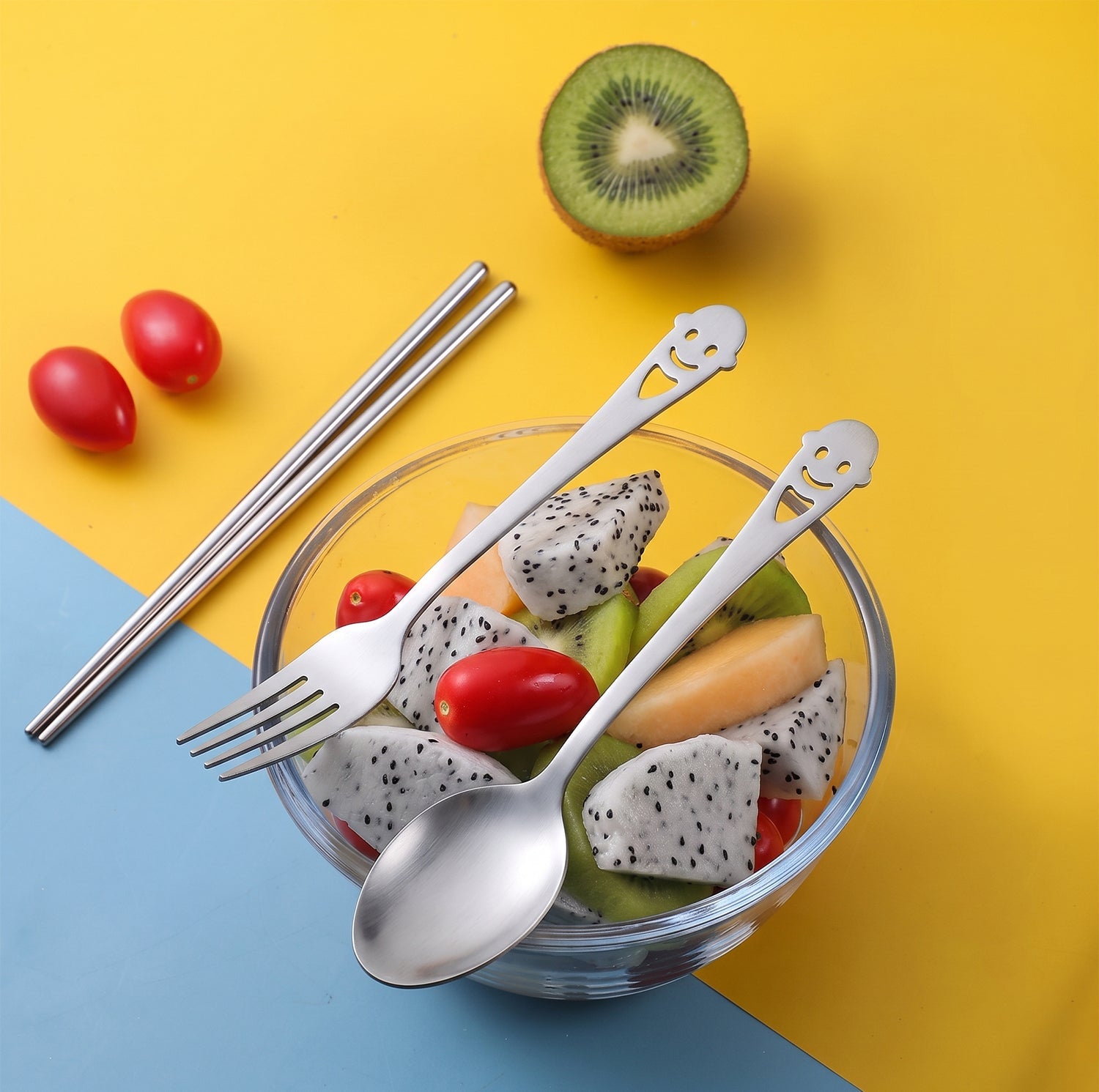 Travel dining cutlery set with pouch for school and work