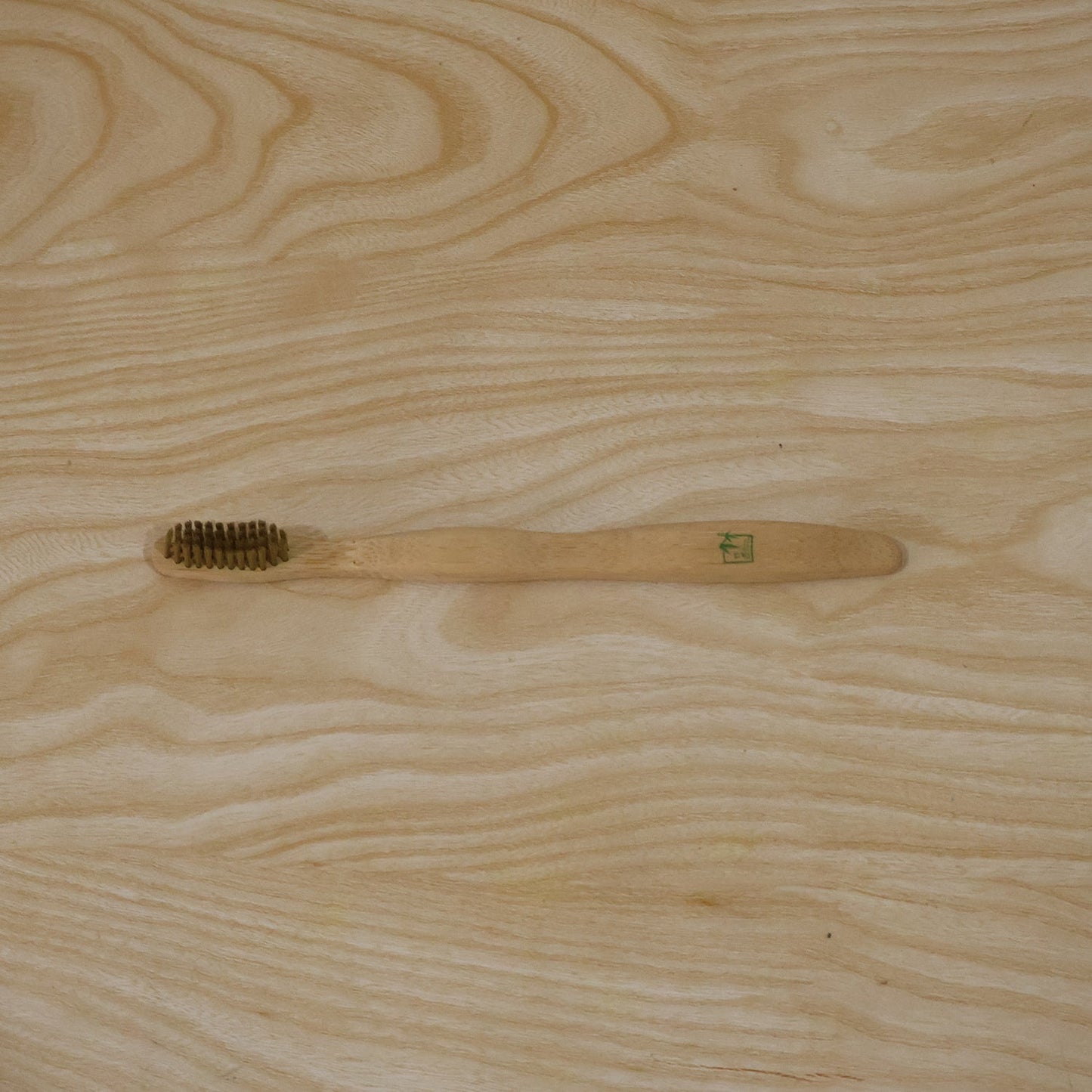 Soft Bristle Bamboo Toothbrush, Eco-Friendly Wooden Toothbrush with Green Bristles (1 Pc)