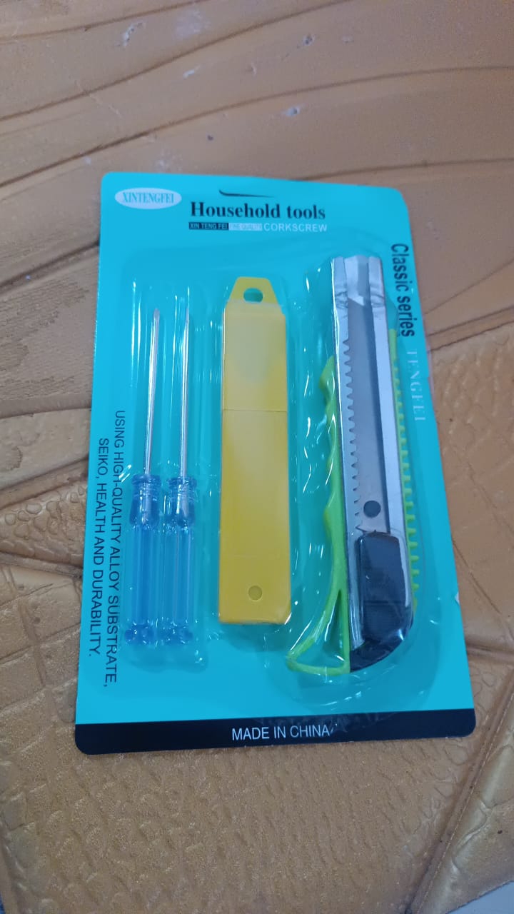 Heavy Duty Cutter Knife with 2 Screwdrivers – Safe – view 8