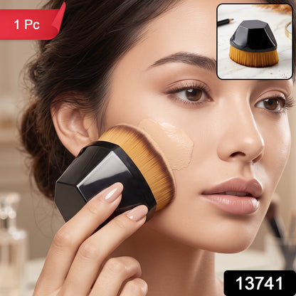 Foundation Makeup Brush – Soft Bristles & Portable Case – side view